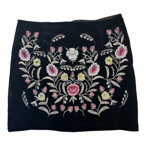 Floral Embroidered Velvet Mini Skirt twee whimsigoth folk grunge bohemian - Picture 4 of 11